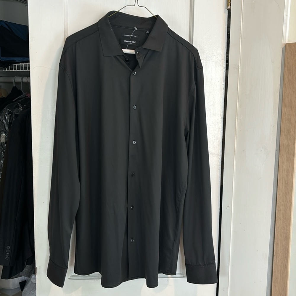 Kenneth Cole Stretchy Men’s Dress Shirt—NWT